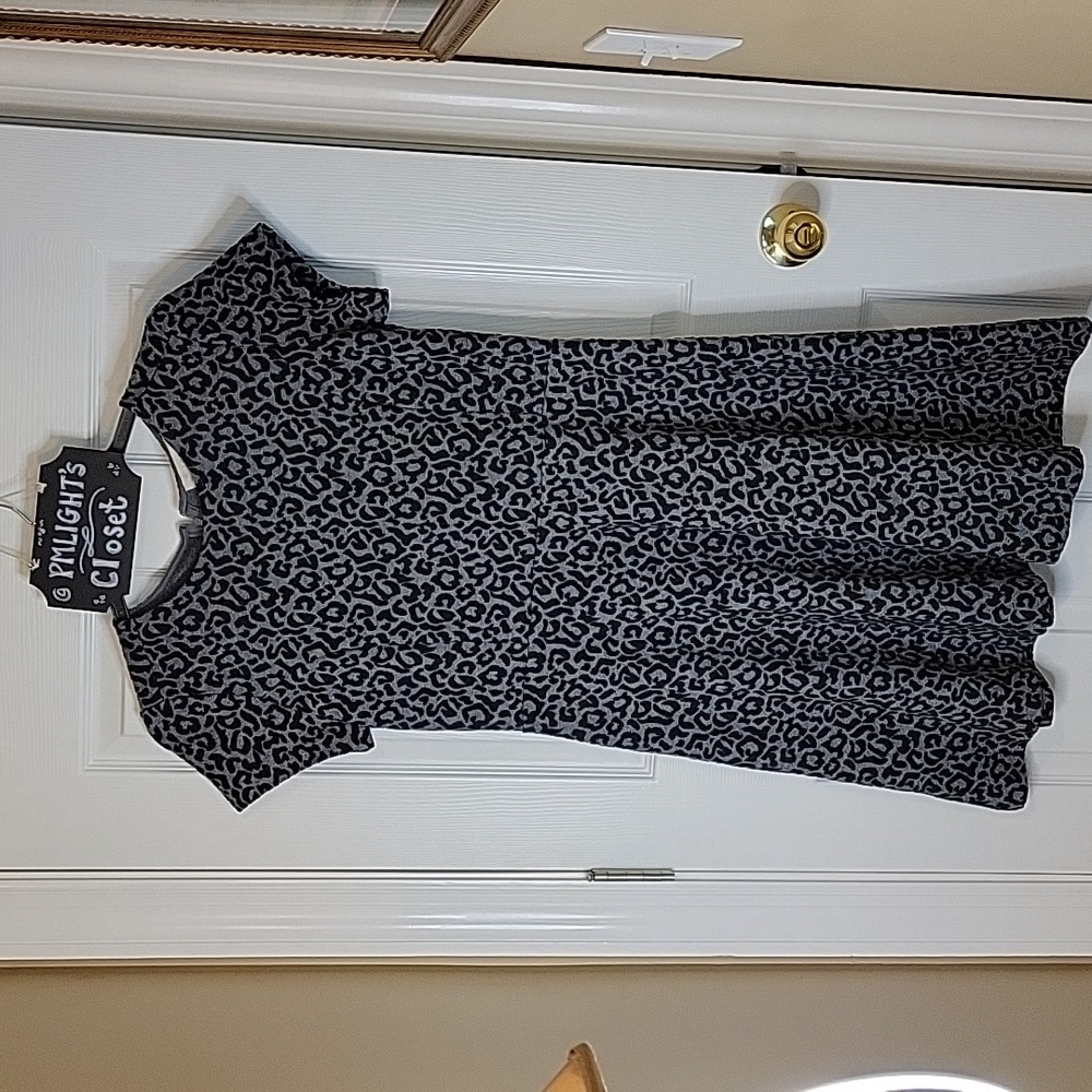 Ann Taylor Loft Dress 10 Black Gray Animal Print Short Sleeve